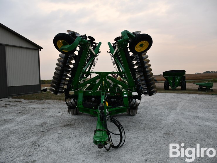 2015-john-deere-2623vt-image-2