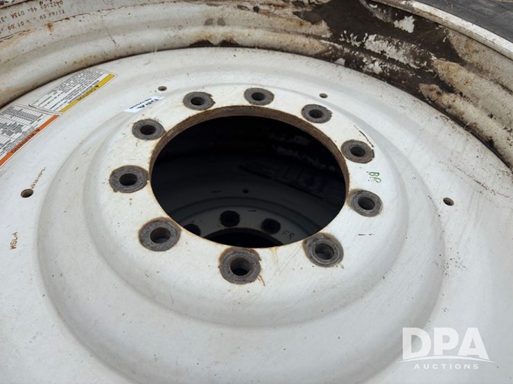 row-crop-tires-(dr12556)-image-8