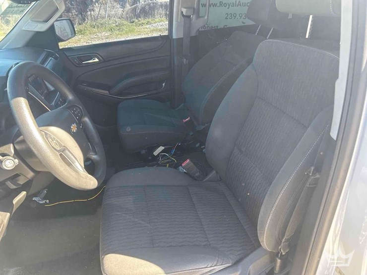 2018-chevrolet-tahoe-image-12