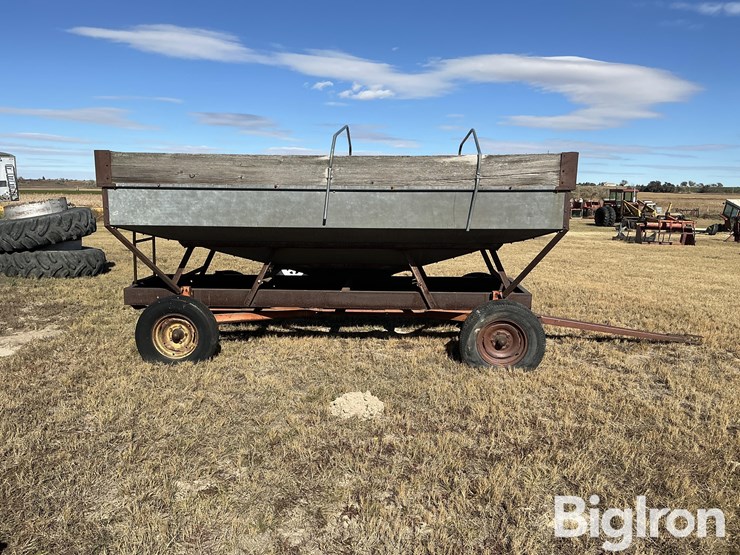 new-holland-180-image-4