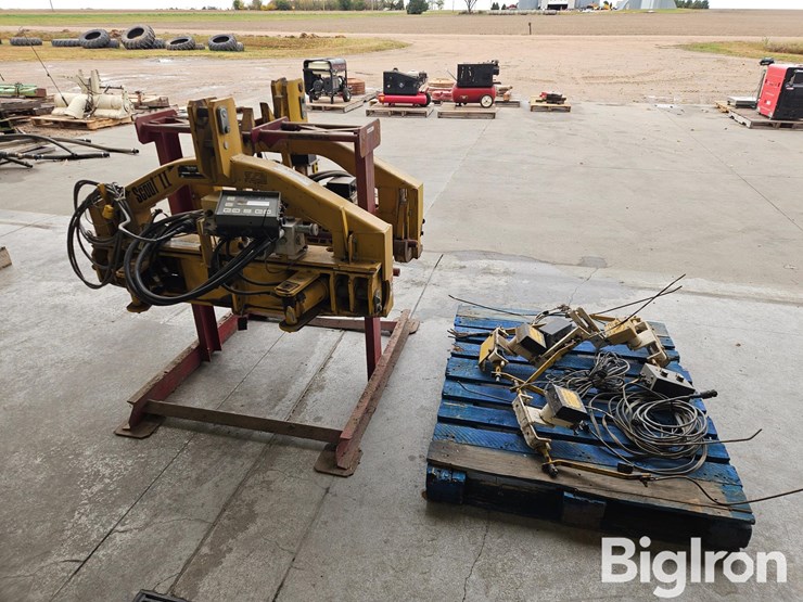 buffalo-scout-i-&-ii-guidance-systems-on-steel-holding-rack-image-4