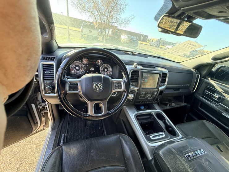 2016-dodge-1500-image-27