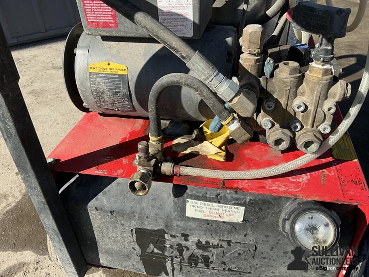 hotsy-hc165l.1-pressure-washer-image-14