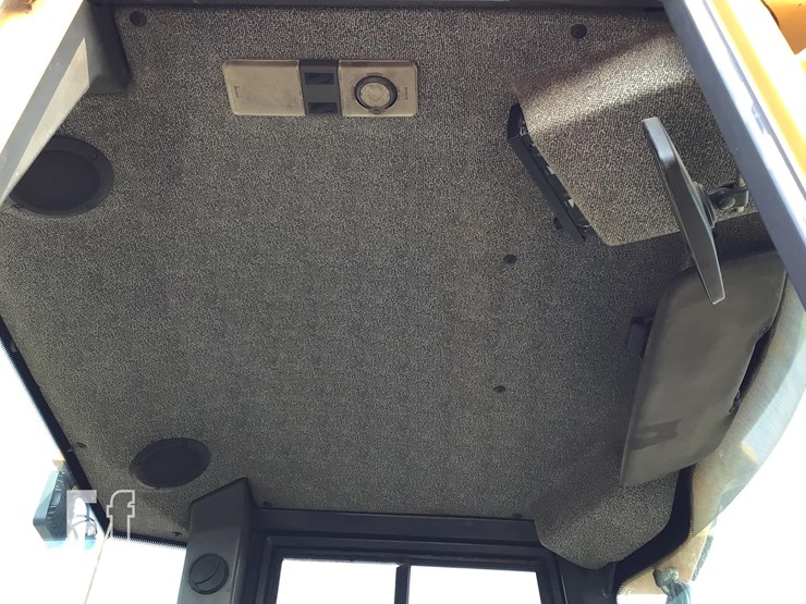 2007-deere-244j-image-19