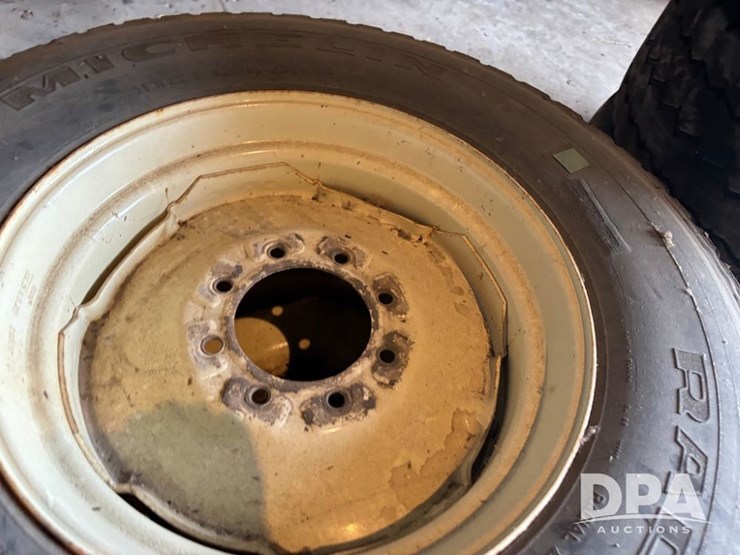 implement-tires-(dr12575)-image-4