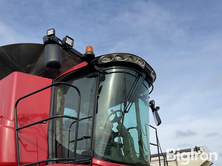 2016-case-ih-8240-image-19