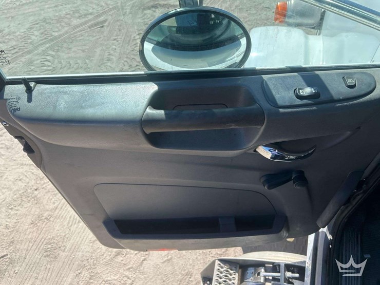 2013-peterbilt-367-image-11