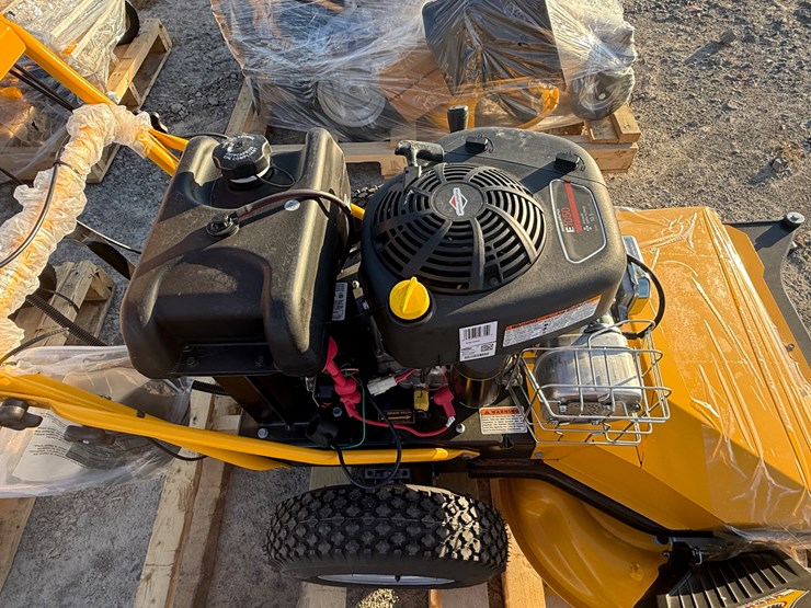 #22-•-unused-dewalt-dw33-walk-behind-zero-turn-mower-inv#32766-image-11