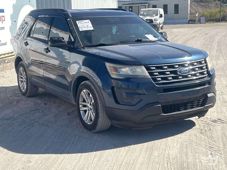 2017-ford-explorer-image-2
