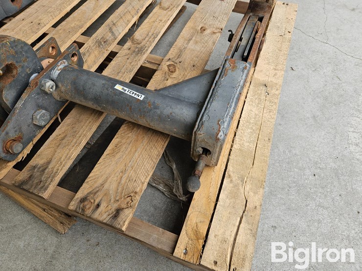 white-3-pt.-quick-hitch-image-11