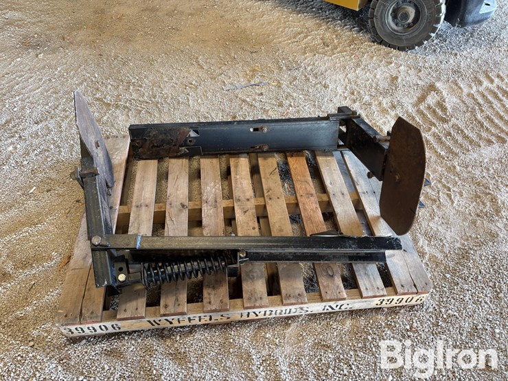 pallet-of-farm-support-image-4