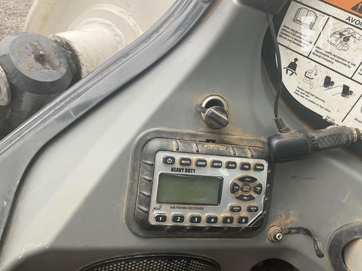 2021-bobcat-t870-image-17