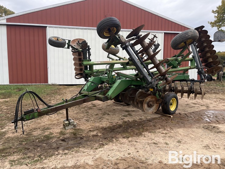 john-deere-635-image-1