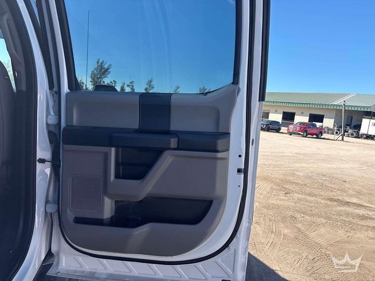 2017-ford-f150-image-18