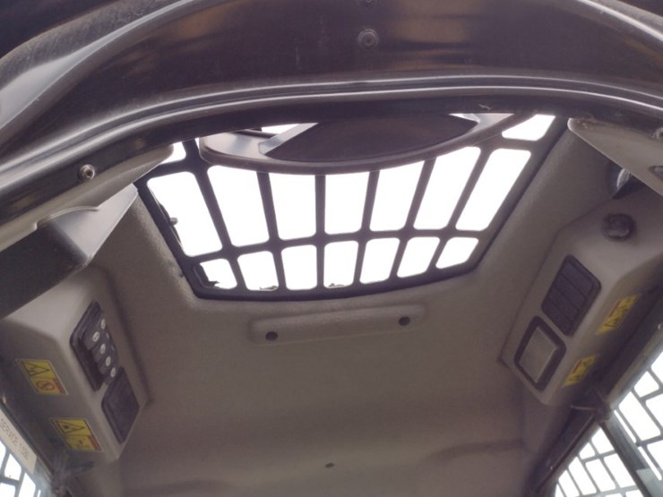 caterpillar-246d-image-13