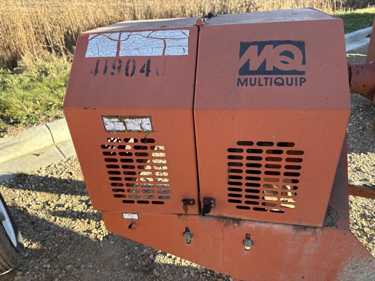 #3297-•-multiquip-concrete-mixer-image-11