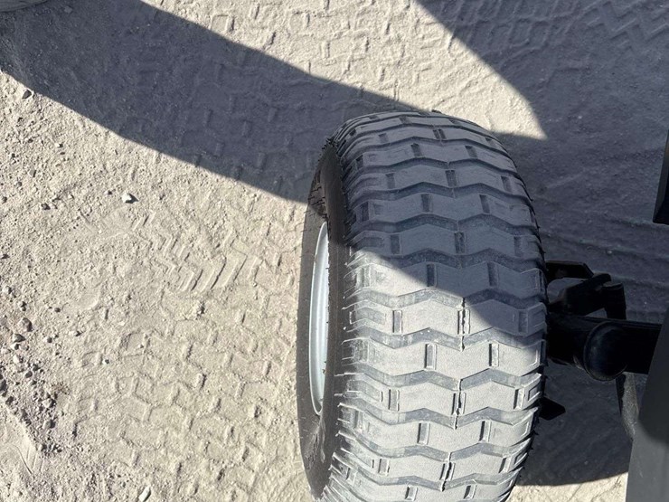 husqvarna-42in-riding-mower-image-7