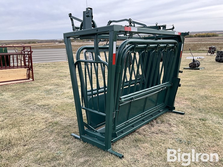 powder-river-livestock-squeeze-chute-image-5