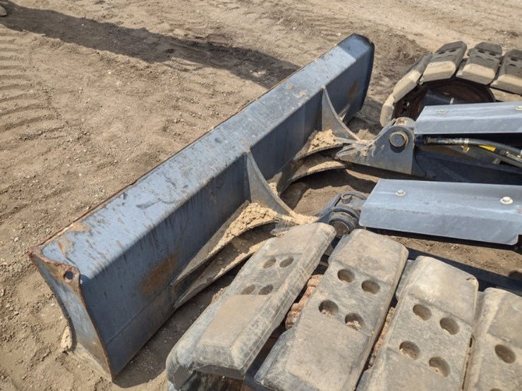 19-deere-135g-image-25