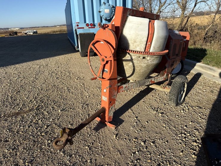 #3297-•-multiquip-concrete-mixer-image-1