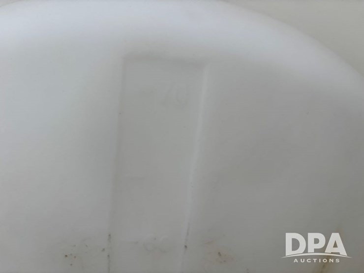 poly-tanks-(dr12626)-image-8