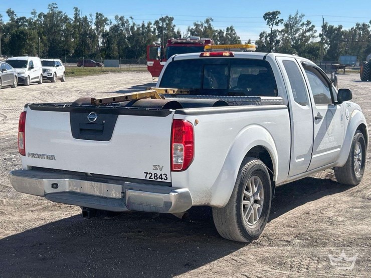 2015-nissan-frontier-image-4
