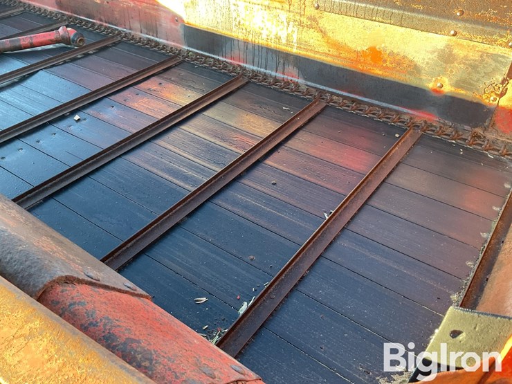 new-holland-165-image-13