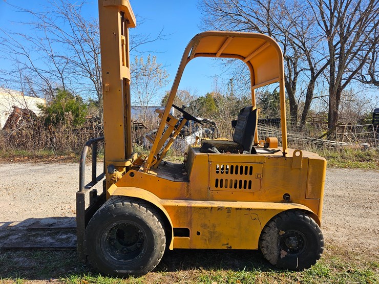 #22765-•-1960's-baker-forklift-(non-runner)-image-4