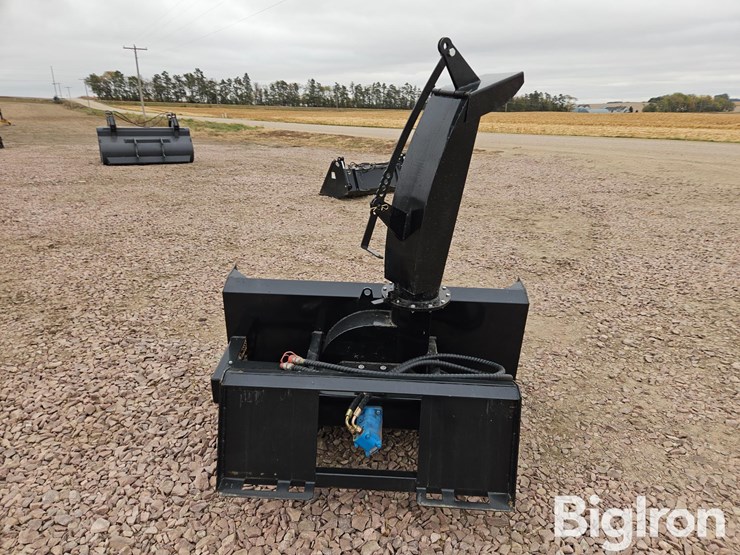 2024-caterpillar-60-image-6