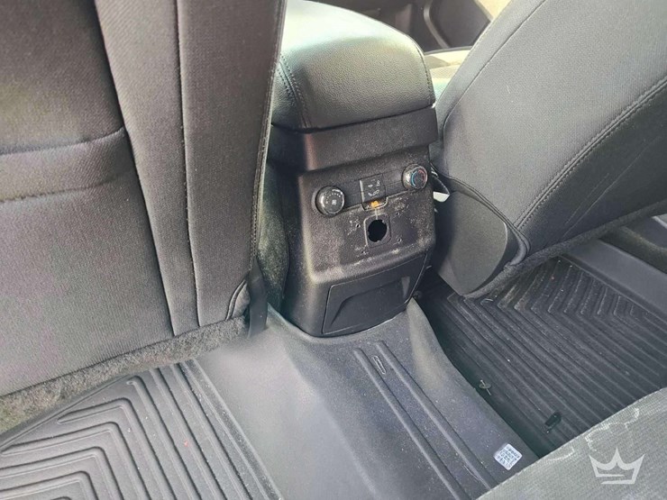 2017-ford-explorer-image-31