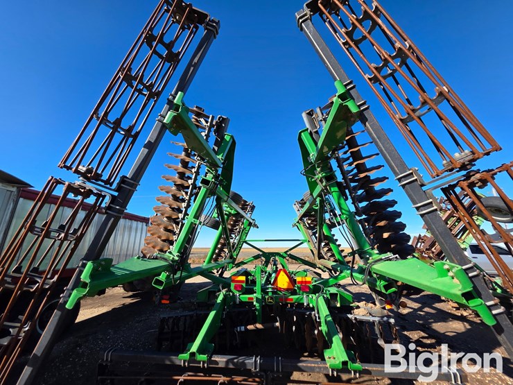 2013-john-deere-2623vt-image-11