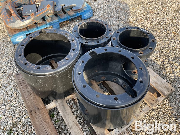 new-holland-390-image-4