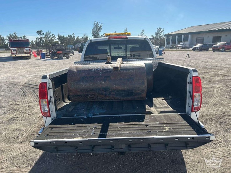 2015-nissan-frontier-image-30