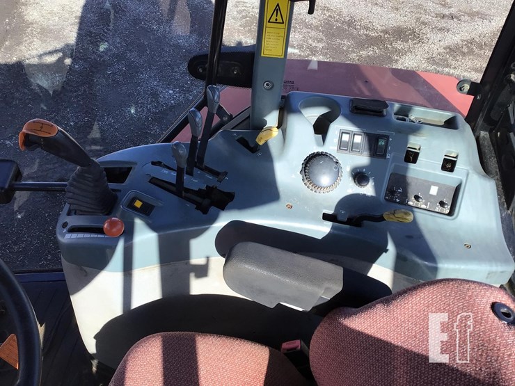 case-ih-mx135-image-15
