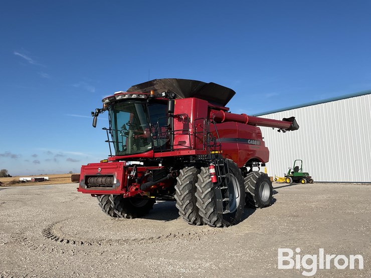 2016-case-ih-8240-image-1