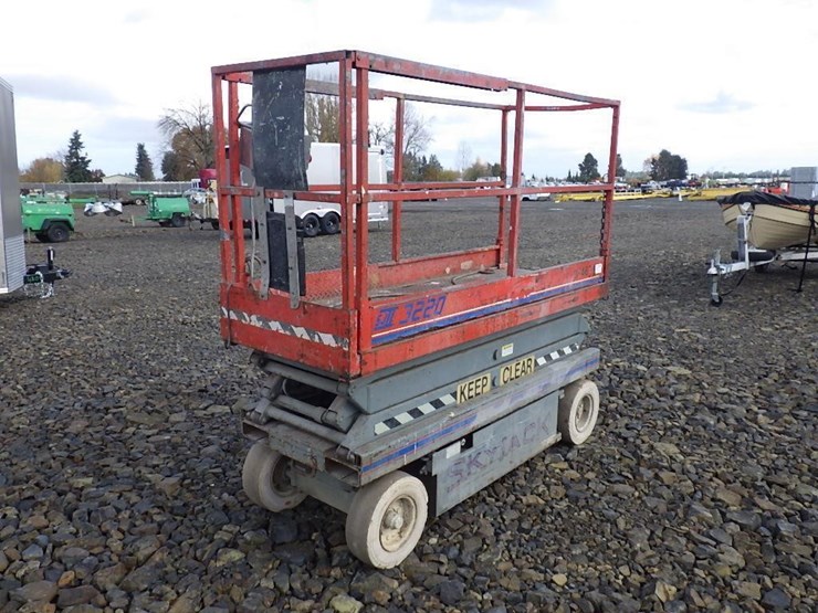 1995-skyjack-sjiii3220-image-1