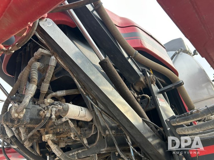 2020-case-ih-patriot-4440-image-49