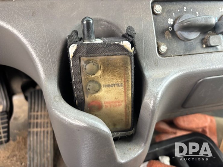 2010-freightliner-business-class-bobtail-truck-(dr12578-unit-221)-image-58