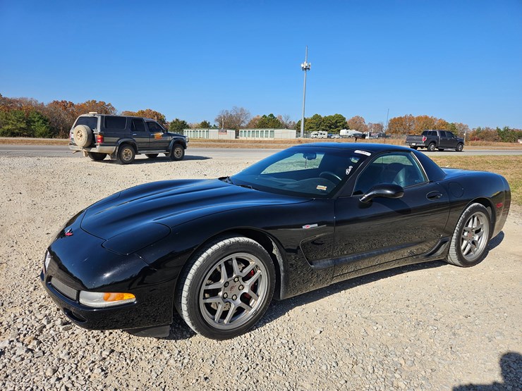 #22774-•-2002-chevrolet-corvette-z06-car-image-3