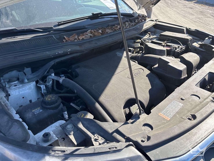 2017-ford-explorer-image-14