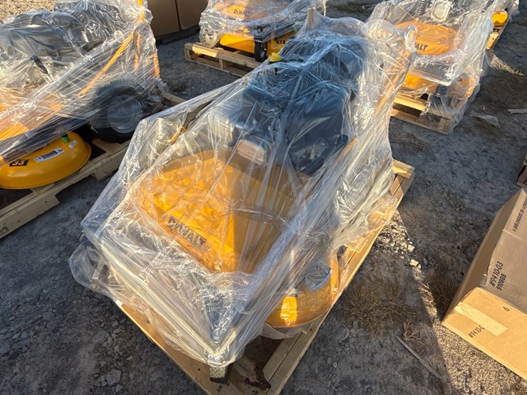 #28-•-unused-dewalt-dw33-walk-behind-zero-turn-mower-inv#32771-image-2