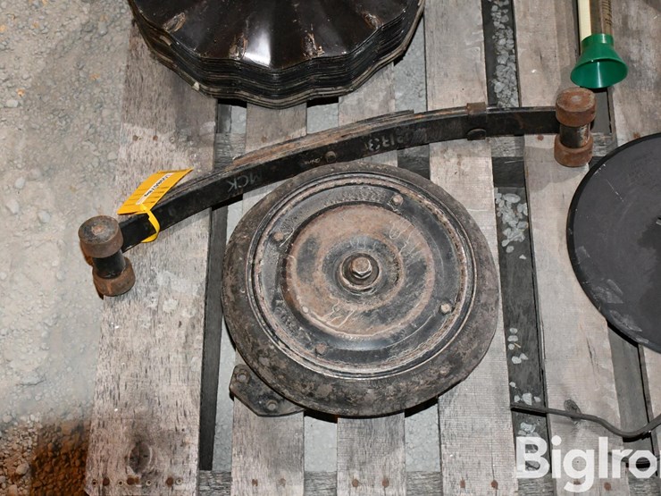 pallet-of-misc-parts-for-great-plains-no-til-drill-image-10