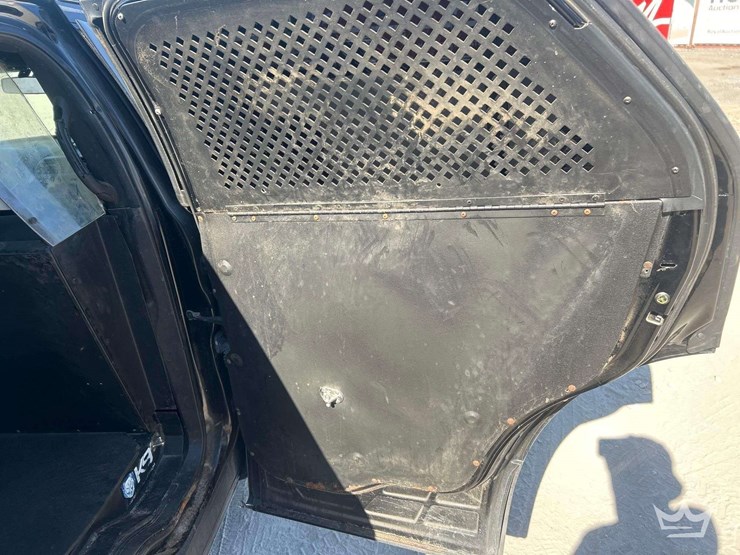 2017-ford-explorer-image-26