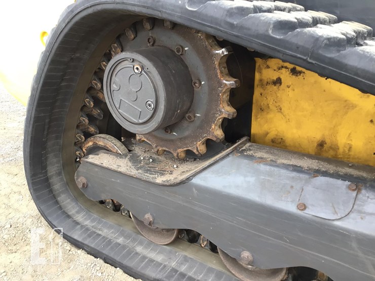 2023-new-holland-c337-image-25