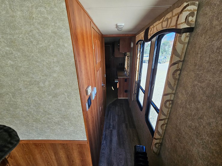 #22198-•-2007-georgie-boy-landau-motorhome-image-63