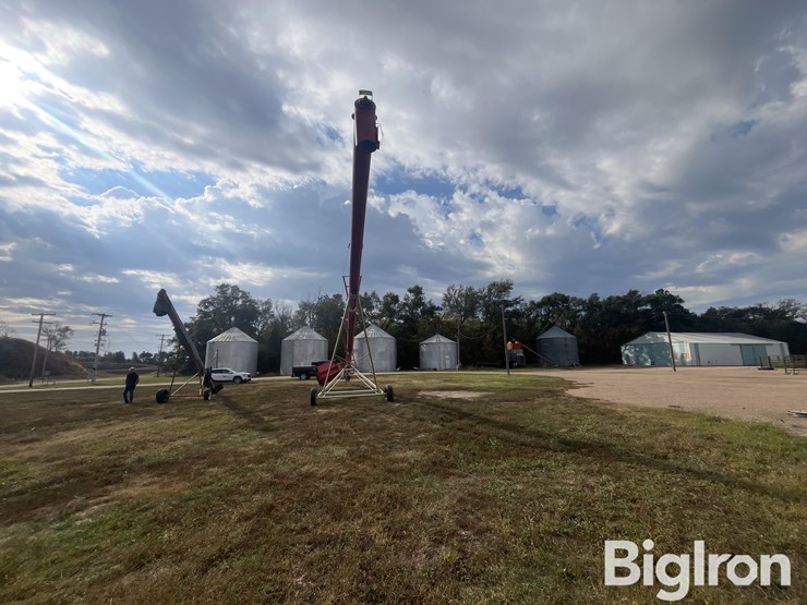 feterl-1072-auger-w/-swing-hopper-image-6