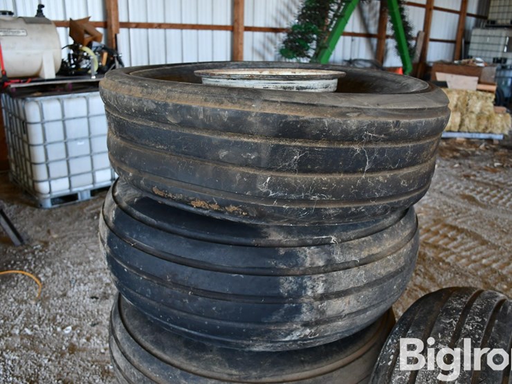 american-farmer-16.5l-16.1-tires-on-8-bolt-rims-image-12