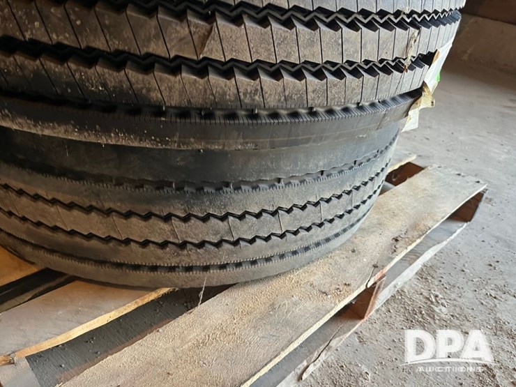 new-trailer-tires-(dr10113)-image-4