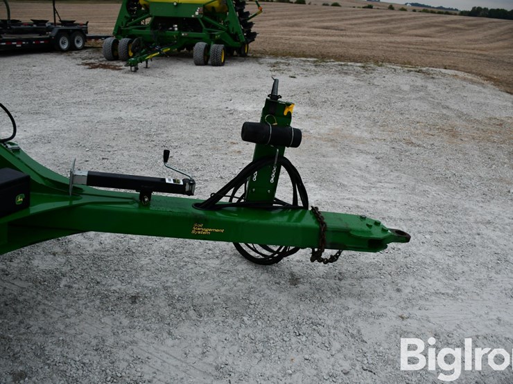 2015-john-deere-2623vt-image-10