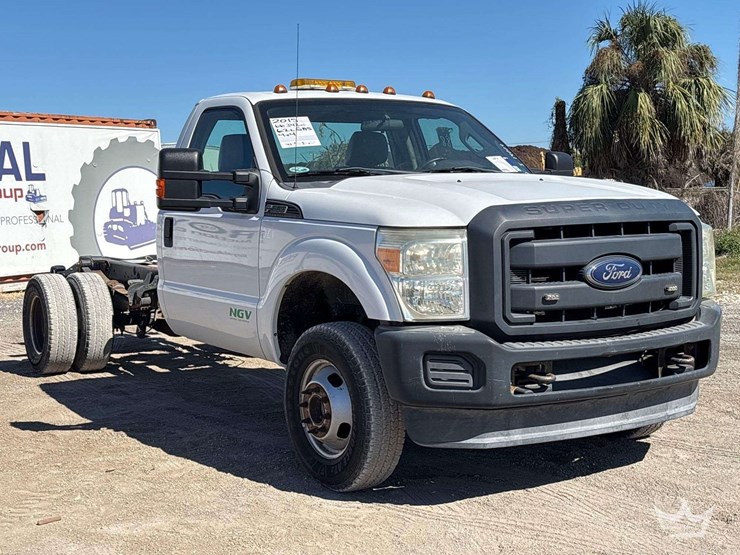 2015-ford-f350-image-2
